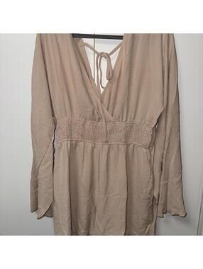 Cupshe Women's Tan romper flowy sleeves deep v neck tie back babydoll